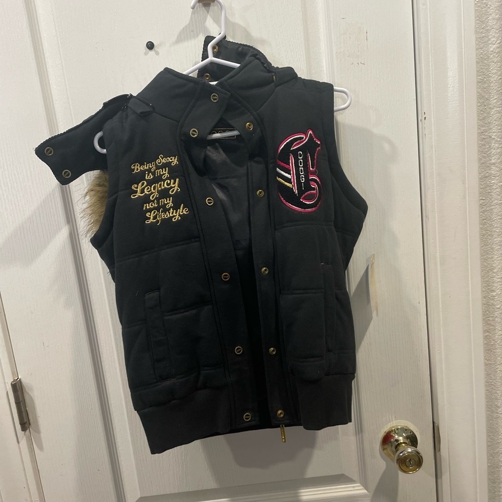 Coogi sleeveless jacket new